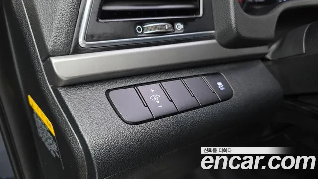 Hyundai AVANTE 2016 — фото 17