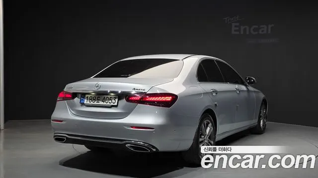 Mercedes-Benz E-Class 2022 — фото 2