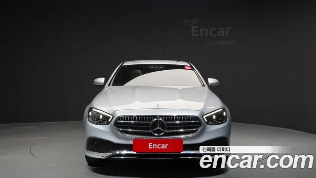 Mercedes-Benz E-Class 2022 — фото 3