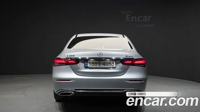 Mercedes-Benz E-Class 2022 — фото 4