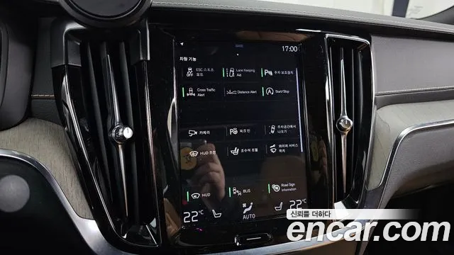 Volvo S60 2020 — фото 16