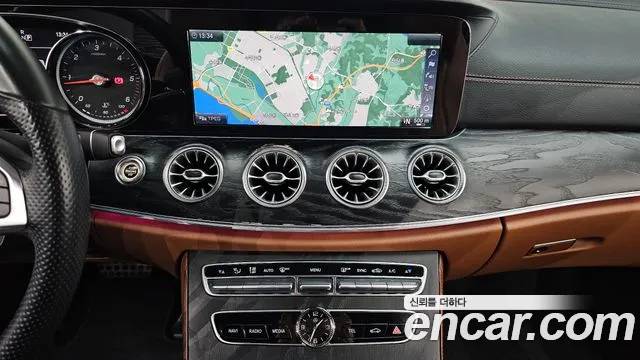 Mercedes-Benz E-Class 2018 — фото 13
