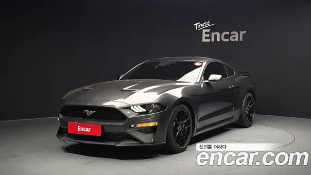 Ford Mustang 2019 — фото 1