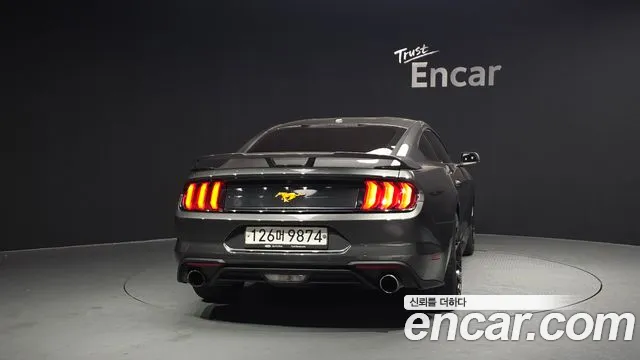 Ford Mustang 2019 — фото 4