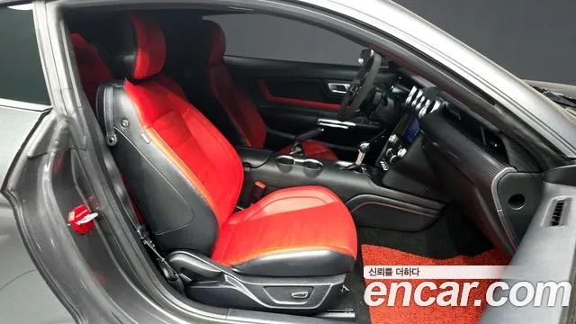 Ford Mustang 2019 — фото 11