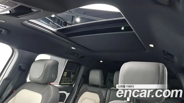Land Rover Defender 2023 — фото 17