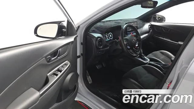 Hyundai Kona 2023 — фото 11