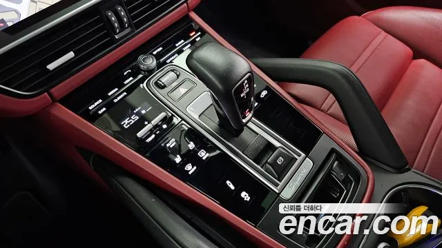 Porsche Cayenne 2019 — фото 9