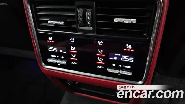 Porsche Cayenne 2019 — фото 19