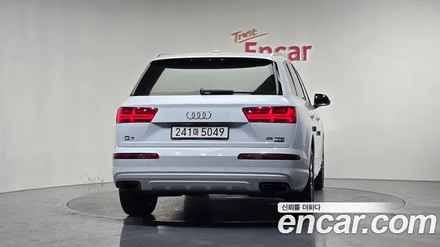 Audi Q7 2019 — фото 4