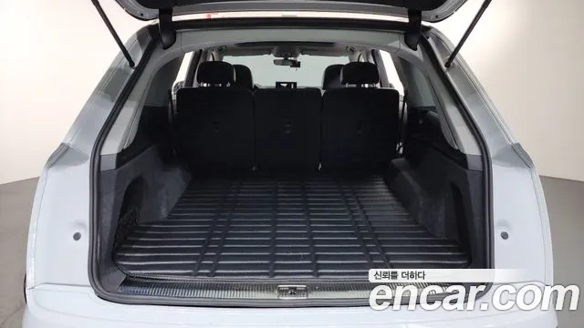 Audi Q7 2019 — фото 20