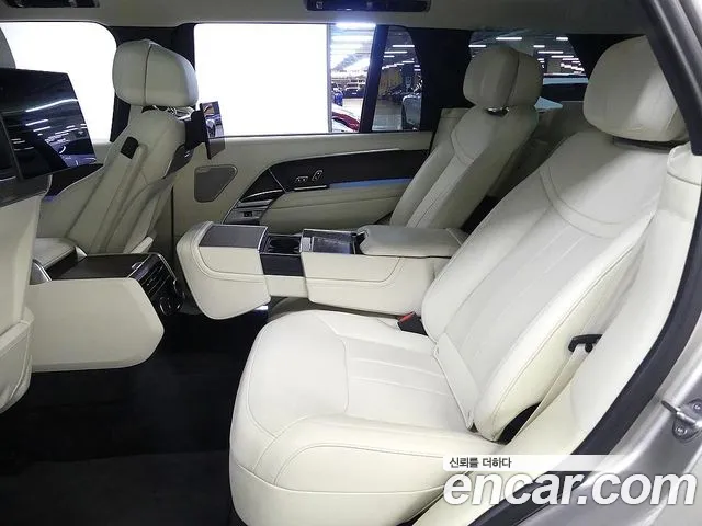 Land Rover Range Rover 2023 — фото 10