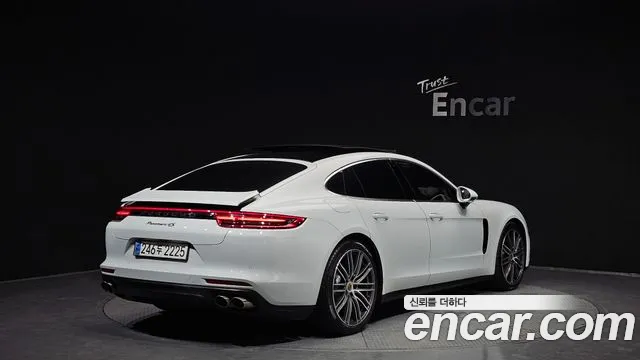 Porsche Panamera 2018 — фото 2