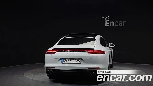 Porsche Panamera 2018 — фото 4