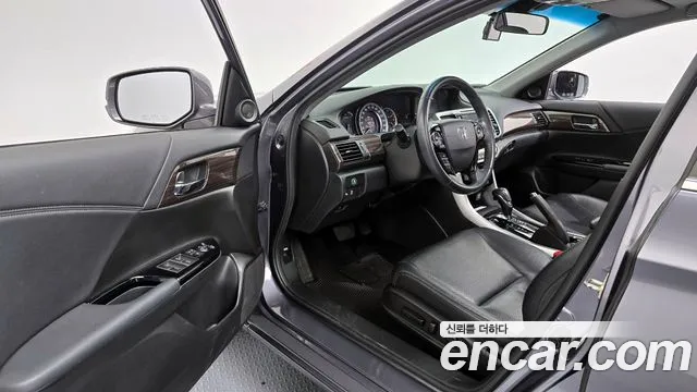 Honda Accord 2016 — фото 11