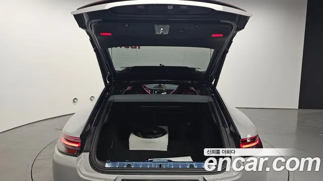 Porsche Panamera 2019 — фото 20