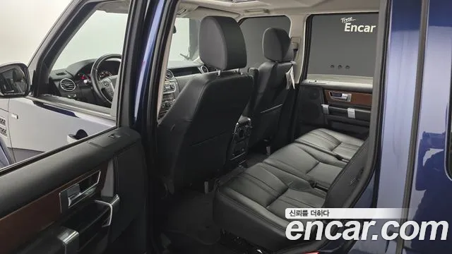 Land Rover Discovery 2016 — фото 11