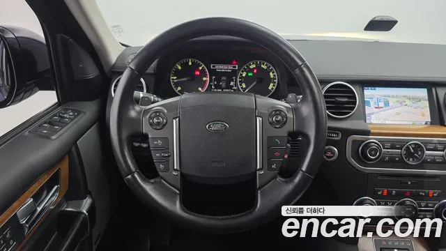 Land Rover Discovery 2016 — фото 13