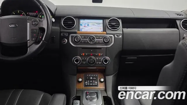 Land Rover Discovery 2016 — фото 19