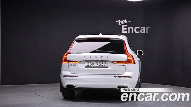 Volvo XC60 2018 — фото 4