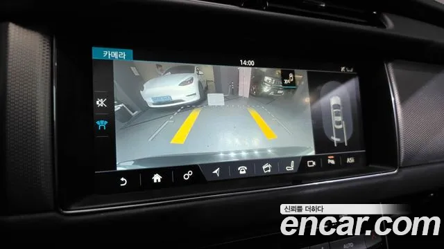 Jaguar XF 2017 — фото 14