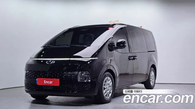 Hyundai Staria 2023 — фото 1