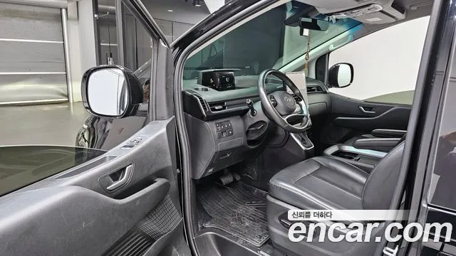 Hyundai Staria 2023 — фото 10