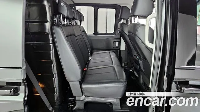 Hyundai Staria 2023 — фото 13