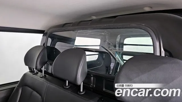 Hyundai Staria 2023 — фото 18