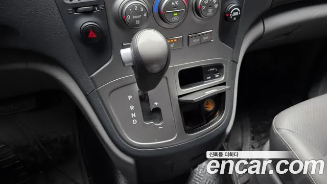 Hyundai Starex 2015 — фото 9