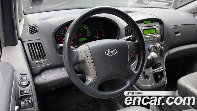Hyundai Starex 2015 — фото 12