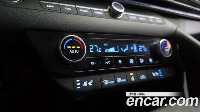 Hyundai AVANTE 2024 — фото 16