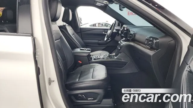 Ford Explorer 2020 — фото 11