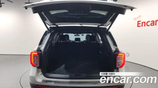 Ford Explorer 2020 — фото 20