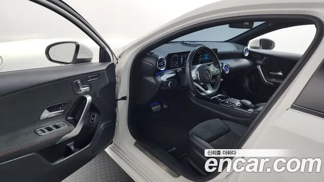 Mercedes-Benz A-Class 2023 — фото 10