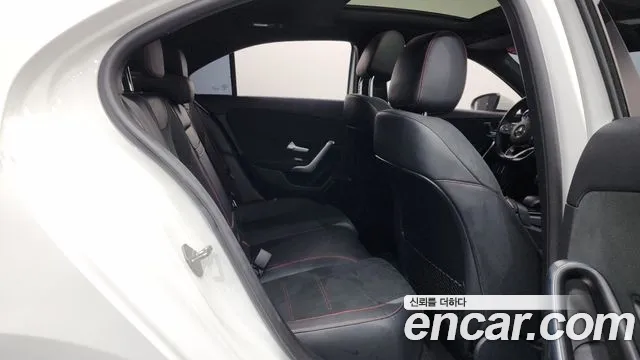 Mercedes-Benz A-Class 2023 — фото 12