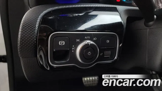 Mercedes-Benz A-Class 2023 — фото 14