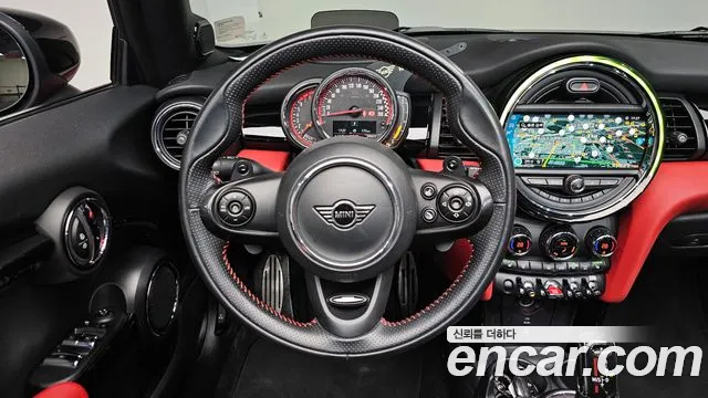 Mini Cooper Convertible 2020 — фото 14