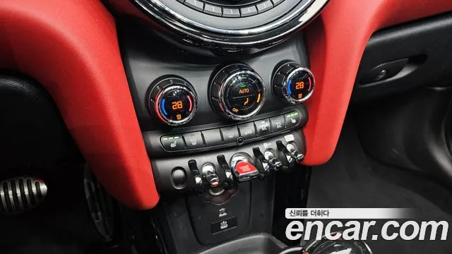 Mini Cooper Convertible 2020 — фото 17