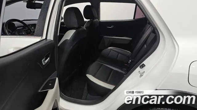 Kia Stonic 2018 — фото 11