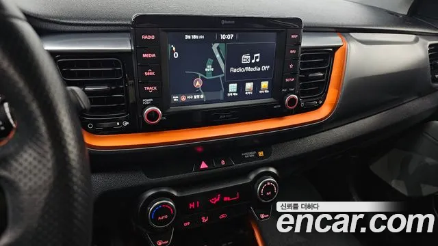 Kia Stonic 2018 — фото 18