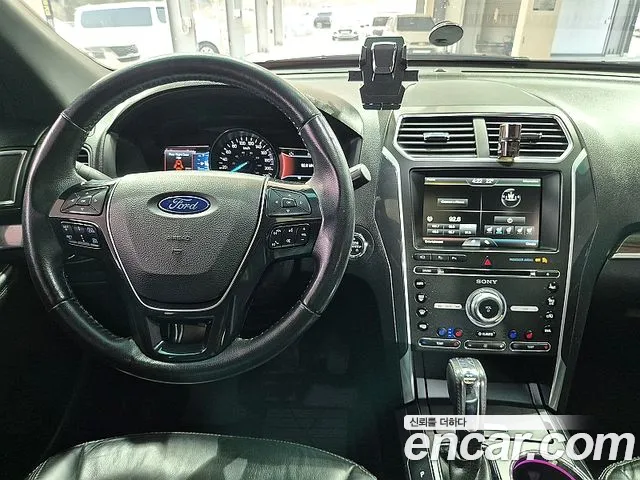 Ford Explorer 2016 — фото 12