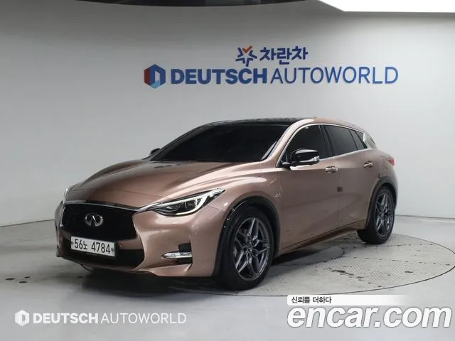 Infiniti Q30 2017 — фото 1