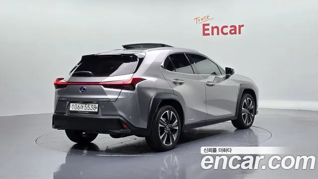 Lexus UX 2021 — фото 2
