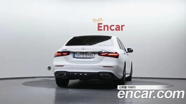 Mercedes-Benz E-Class 2023 — фото 4