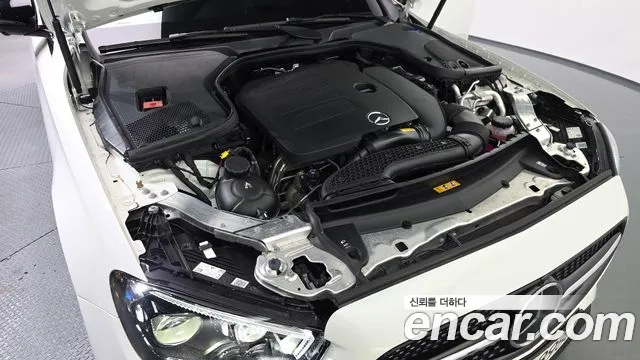 Mercedes-Benz E-Class 2023 — фото 6