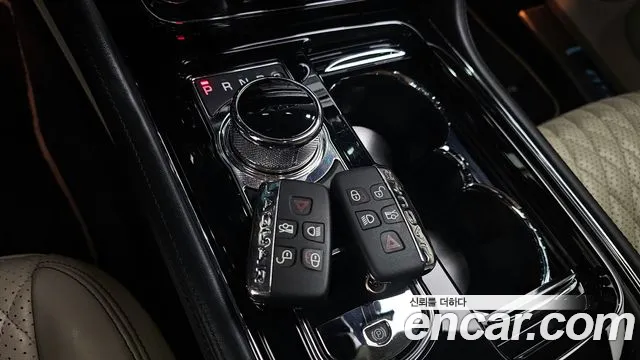 Jaguar XJ 2019 — фото 9