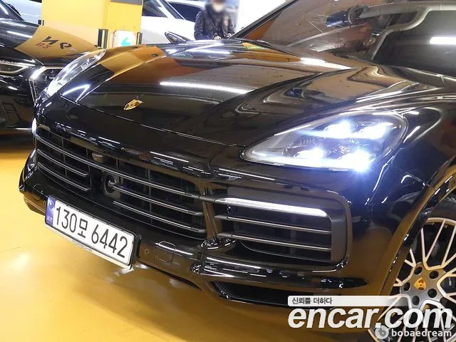 Porsche Cayenne 2023 — фото 11