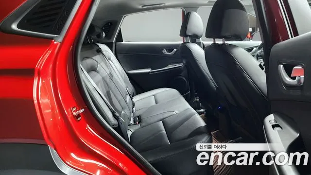 Hyundai Kona 2021 — фото 12