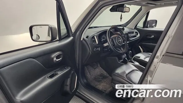 Jeep Renegade 2019 — фото 10